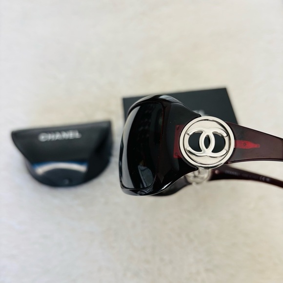 CHANEL Dark brown Frame Black Lenses Sunglasses w/ case/box